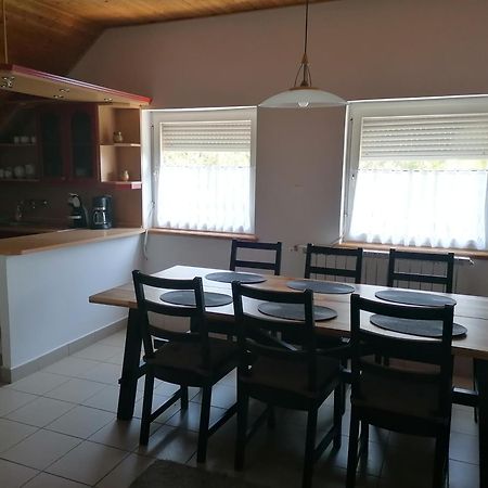 Sara Vendeghaz Apartment Balatonkeresztur Ngoại thất bức ảnh