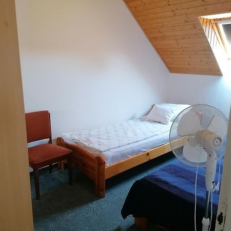 Sara Vendeghaz Apartment Balatonkeresztur Ngoại thất bức ảnh
