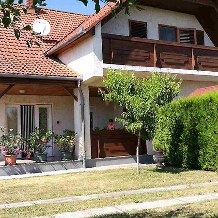 Sara Vendeghaz Apartment Balatonkeresztur Ngoại thất bức ảnh