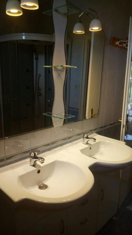 Sara Vendeghaz Apartment Balatonkeresztur Ngoại thất bức ảnh